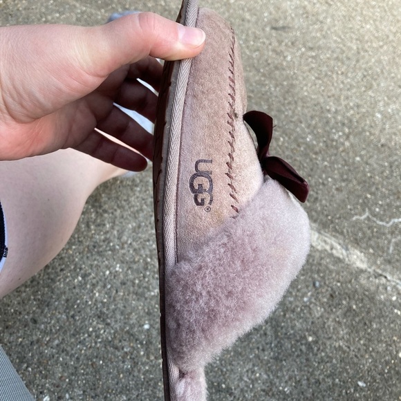 Ugg Australia Hafnir‎ Shearling Trim Bow Slipper 8-8.5 Plush Indoors and … - Picture 3 of 7